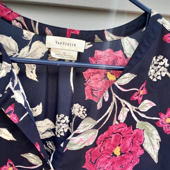 Van Heusen Womwns M Sleeveless Blue and Pink Floral Blouse - Picture 2 of 4
